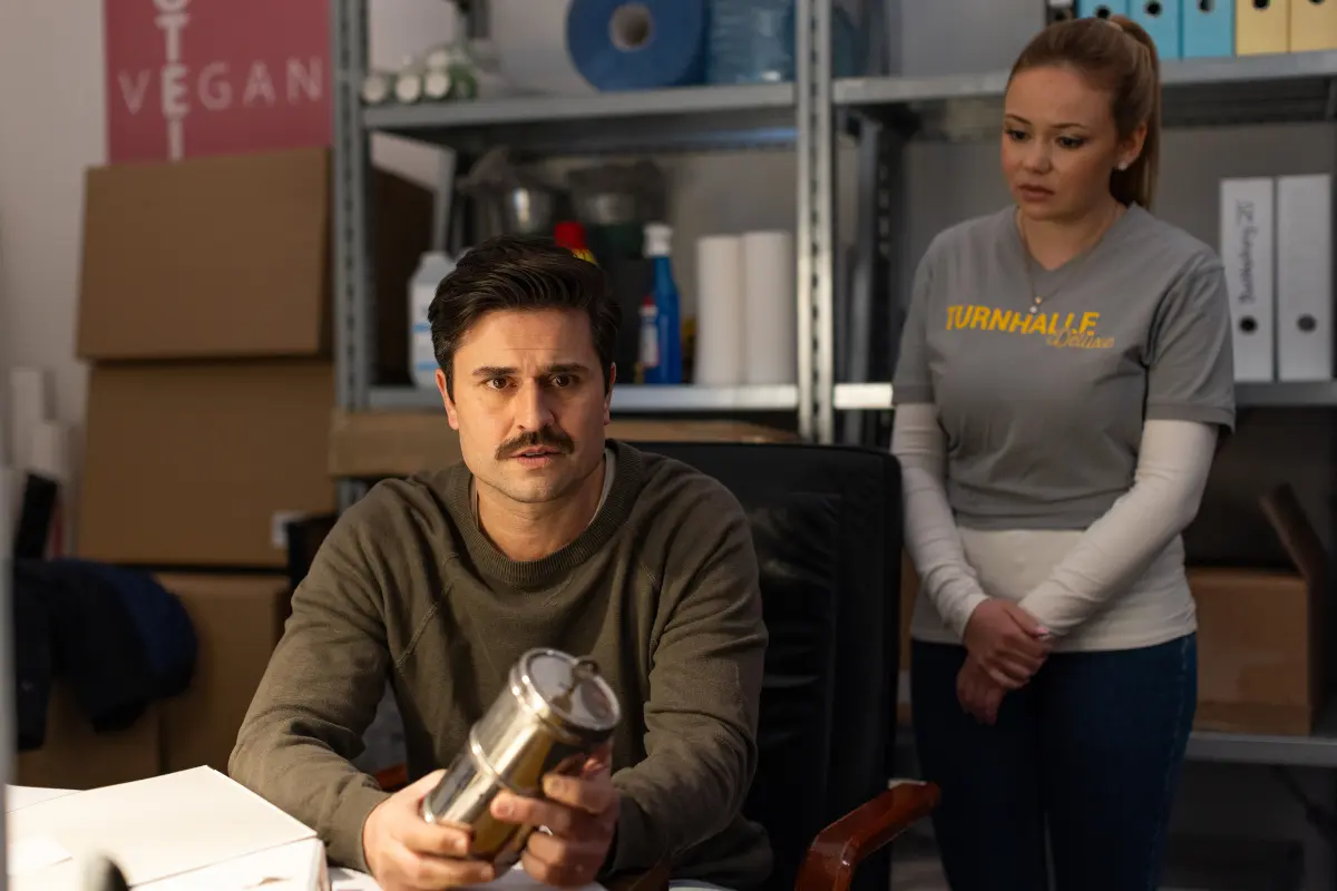 Unter uns - Folge 7852